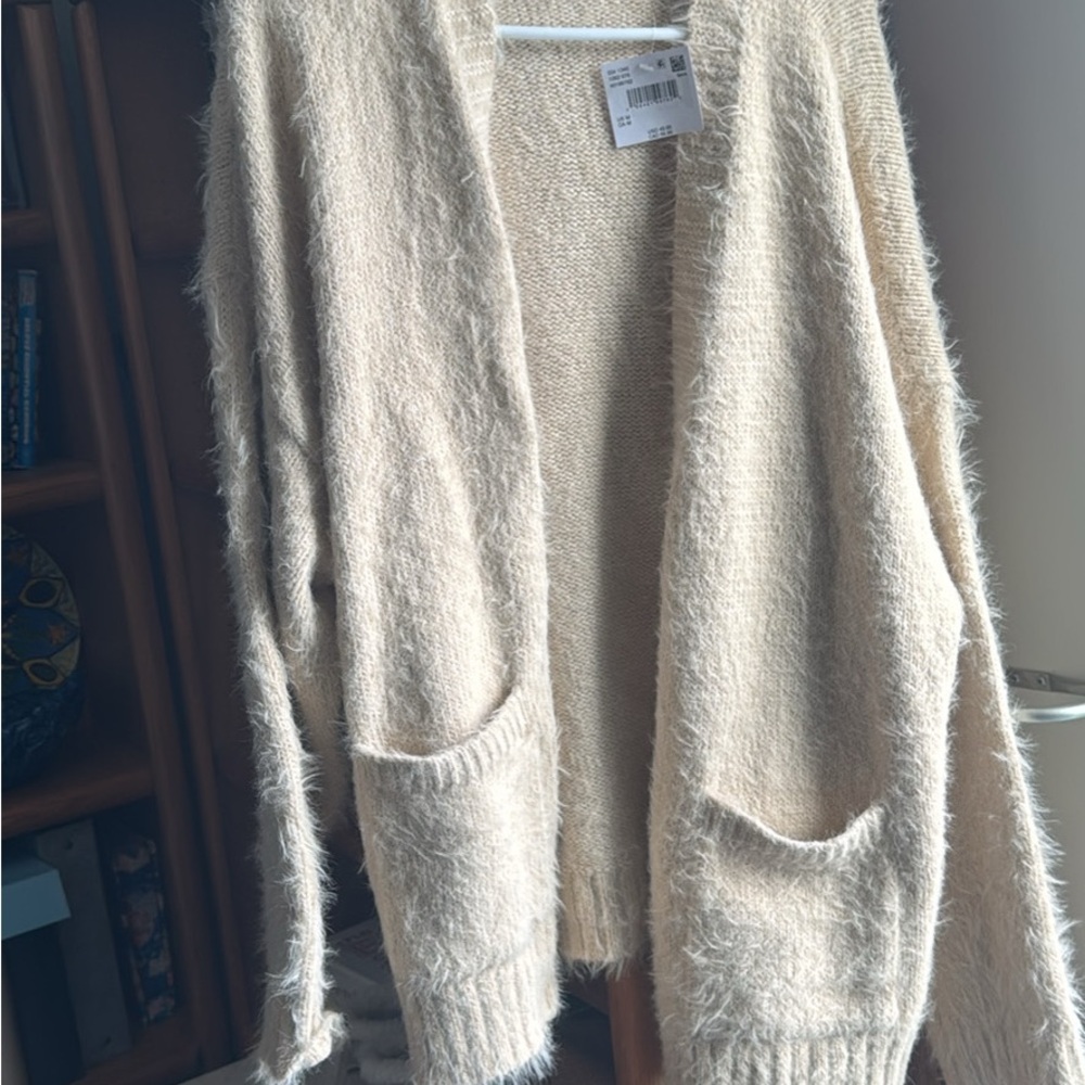 American Eagle Outfitters Cream Cardigan with Fluffy Texture and Relaxed Fit